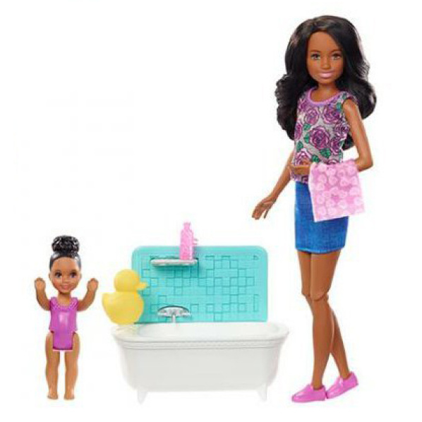 Barbie Chůva herní set v koupelně - černovláska